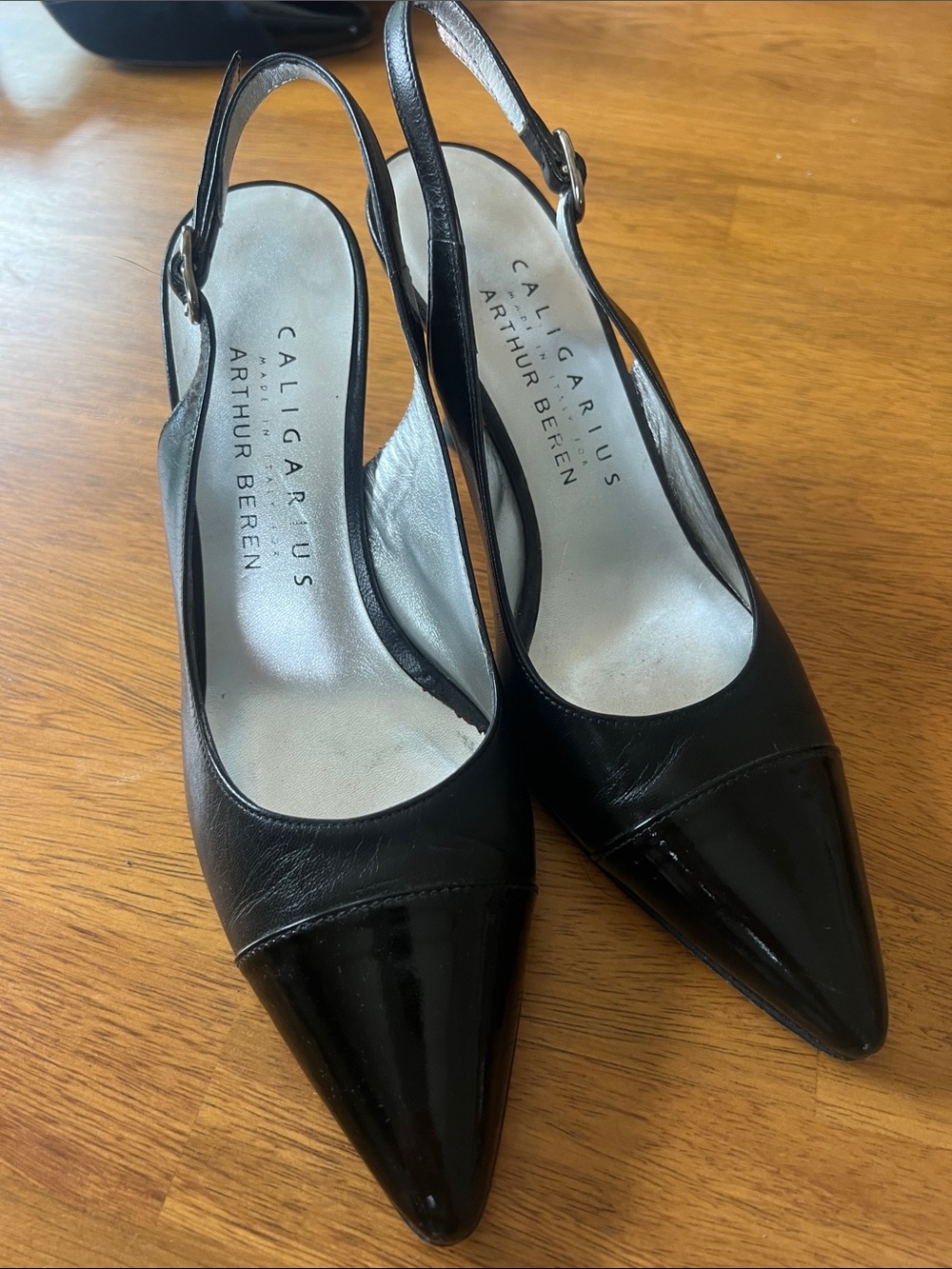 Caligarius by Arthur Beren Black two tone Pointed Slingback Heels 37 7